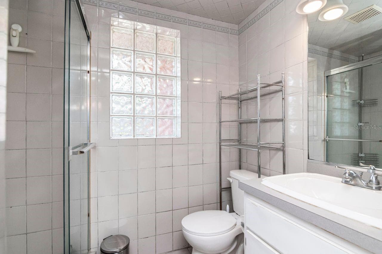 IN LAW SUITE BATH - 10532 67TH AVE, SEMINOLE