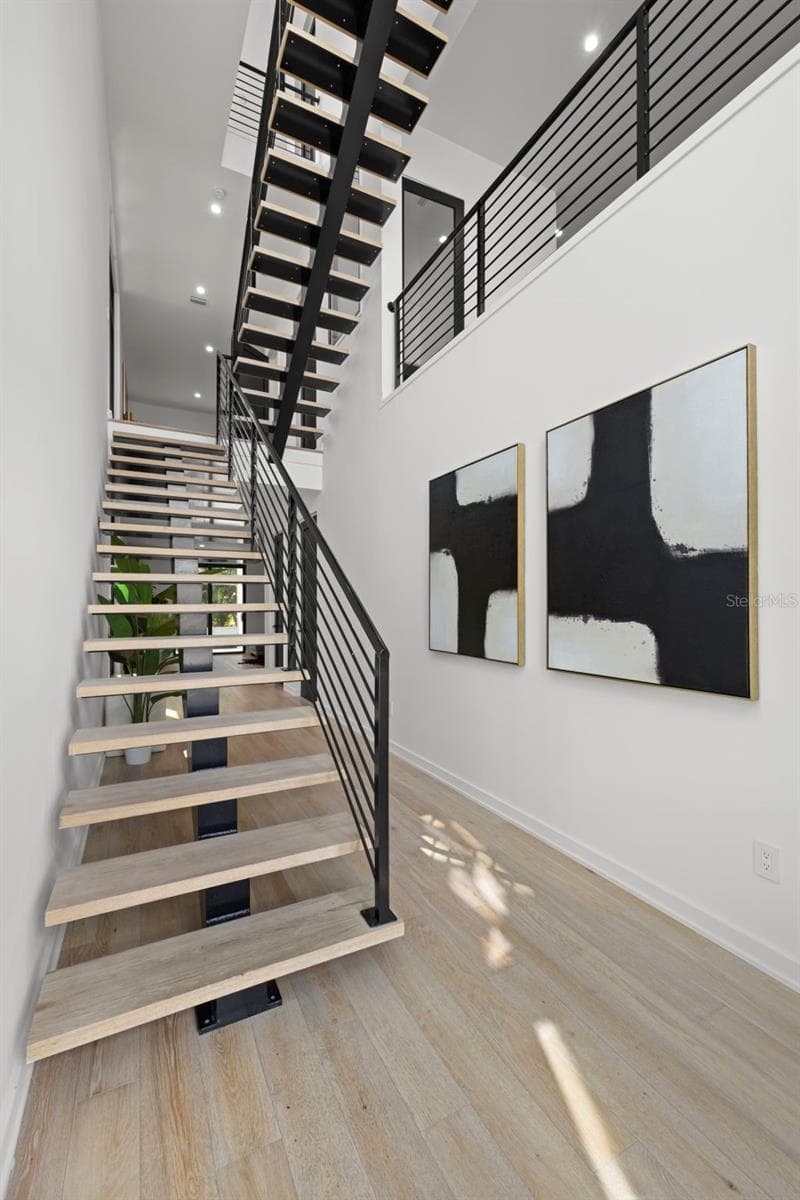 Townhouse at 98 W DAVIS BLVD, TAMPA, photo 12 of 86