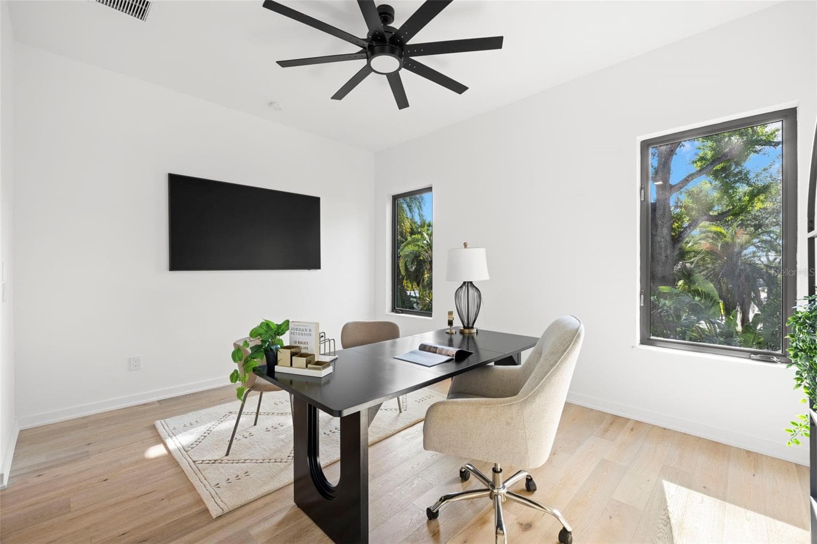 Townhouse at 98 W DAVIS BLVD, TAMPA, photo 52 of 86