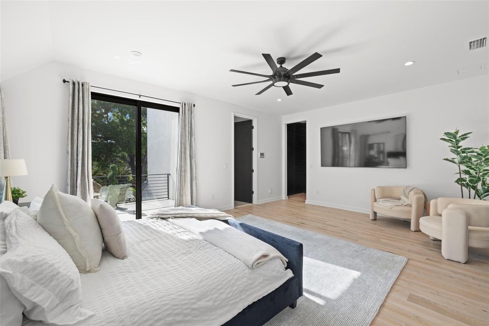 Townhouse at 98 W DAVIS BLVD, TAMPA, photo 58 of 86