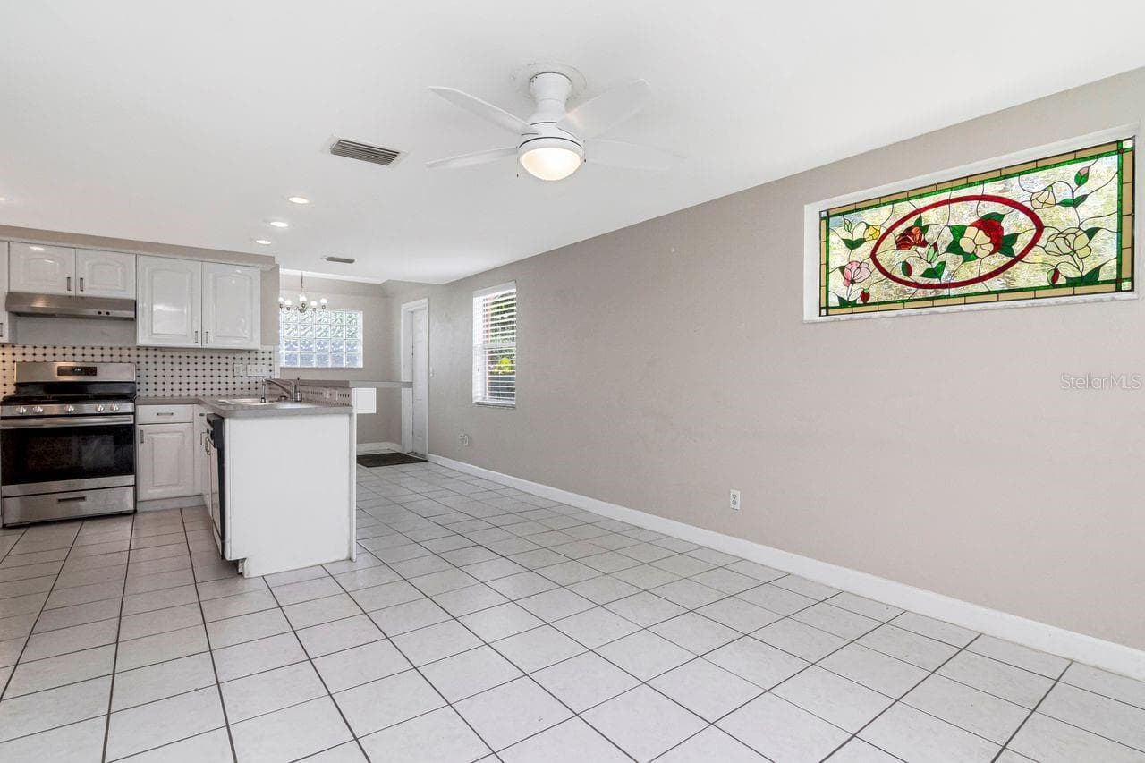 IN LAW SUITE - 10532 67TH AVE, SEMINOLE