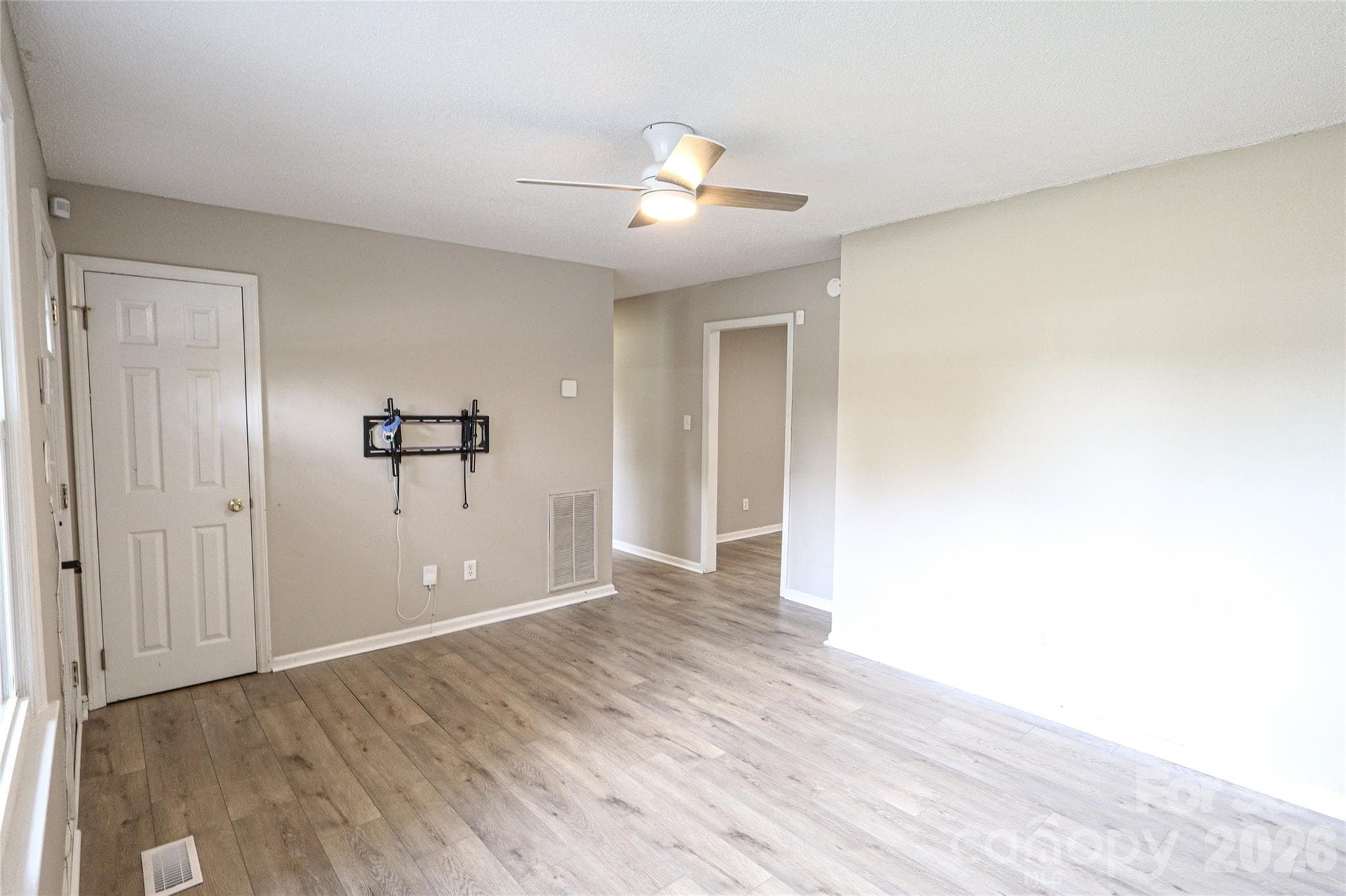 Single Family Residence at 1006 Iris Drive, Gastonia, photo 6 of 30