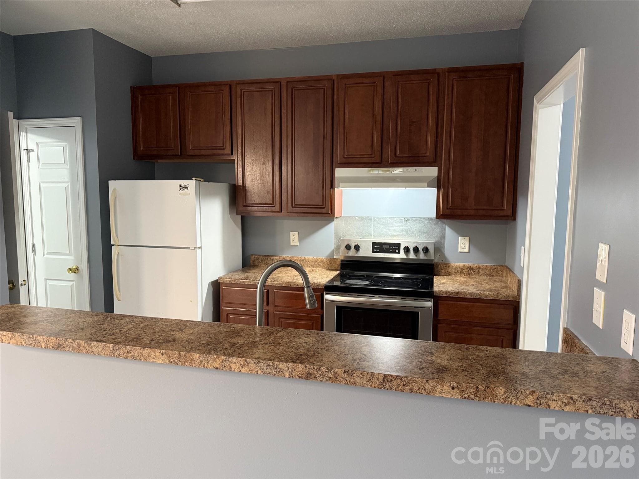 Kitchen - 5411 E Nc 150 Highway, Lincolnton