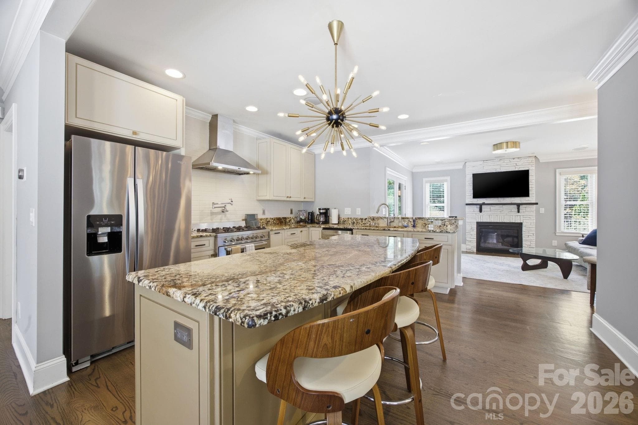 Single Family Residence at 3220 Commonwealth Avenue, Charlotte, photo 9 of 45