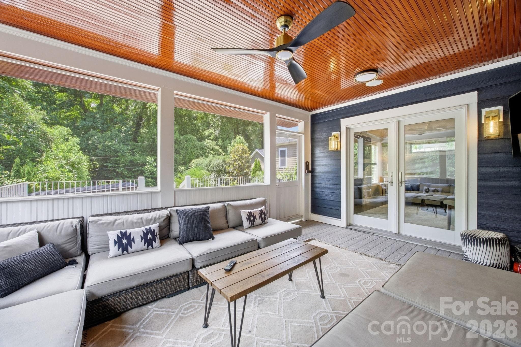 Single Family Residence at 3220 Commonwealth Avenue, Charlotte, photo 15 of 45