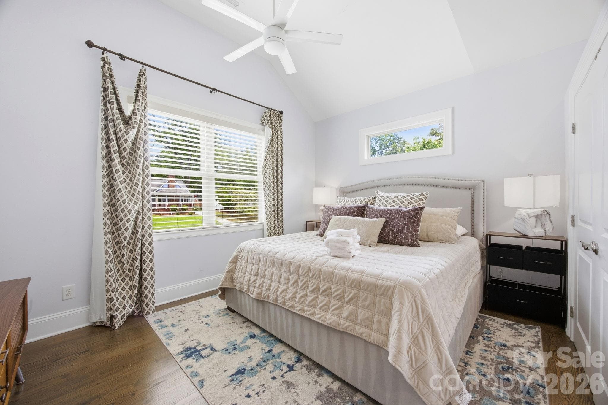 Single Family Residence at 3220 Commonwealth Avenue, Charlotte, photo 17 of 45