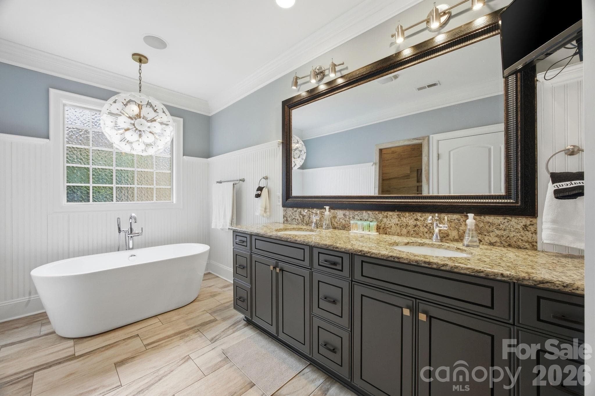 Single Family Residence at 3220 Commonwealth Avenue, Charlotte, photo 20 of 45