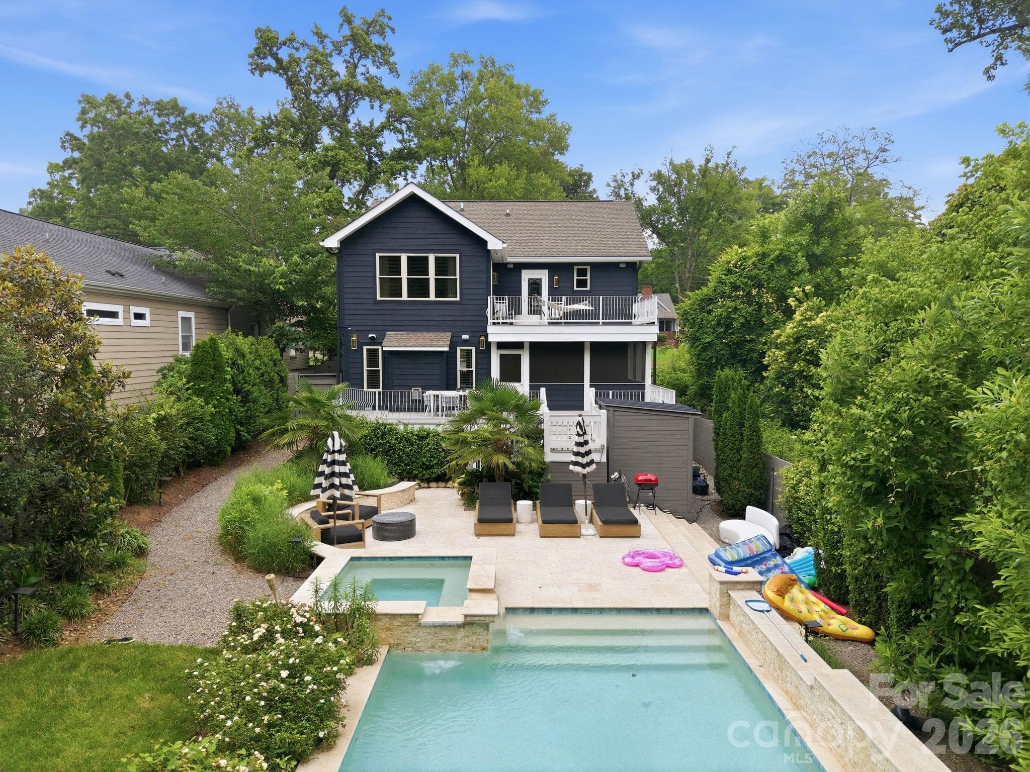 Single Family Residence at 3220 Commonwealth Avenue, Charlotte, photo 41 of 45