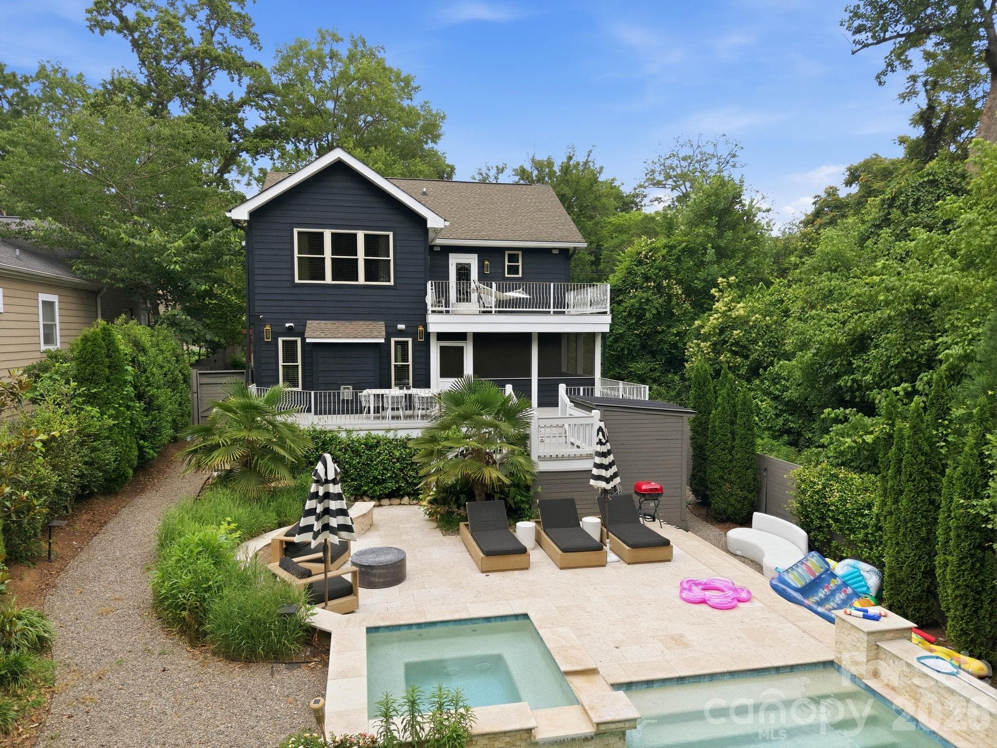 Single Family Residence at 3220 Commonwealth Avenue, Charlotte, photo 42 of 45