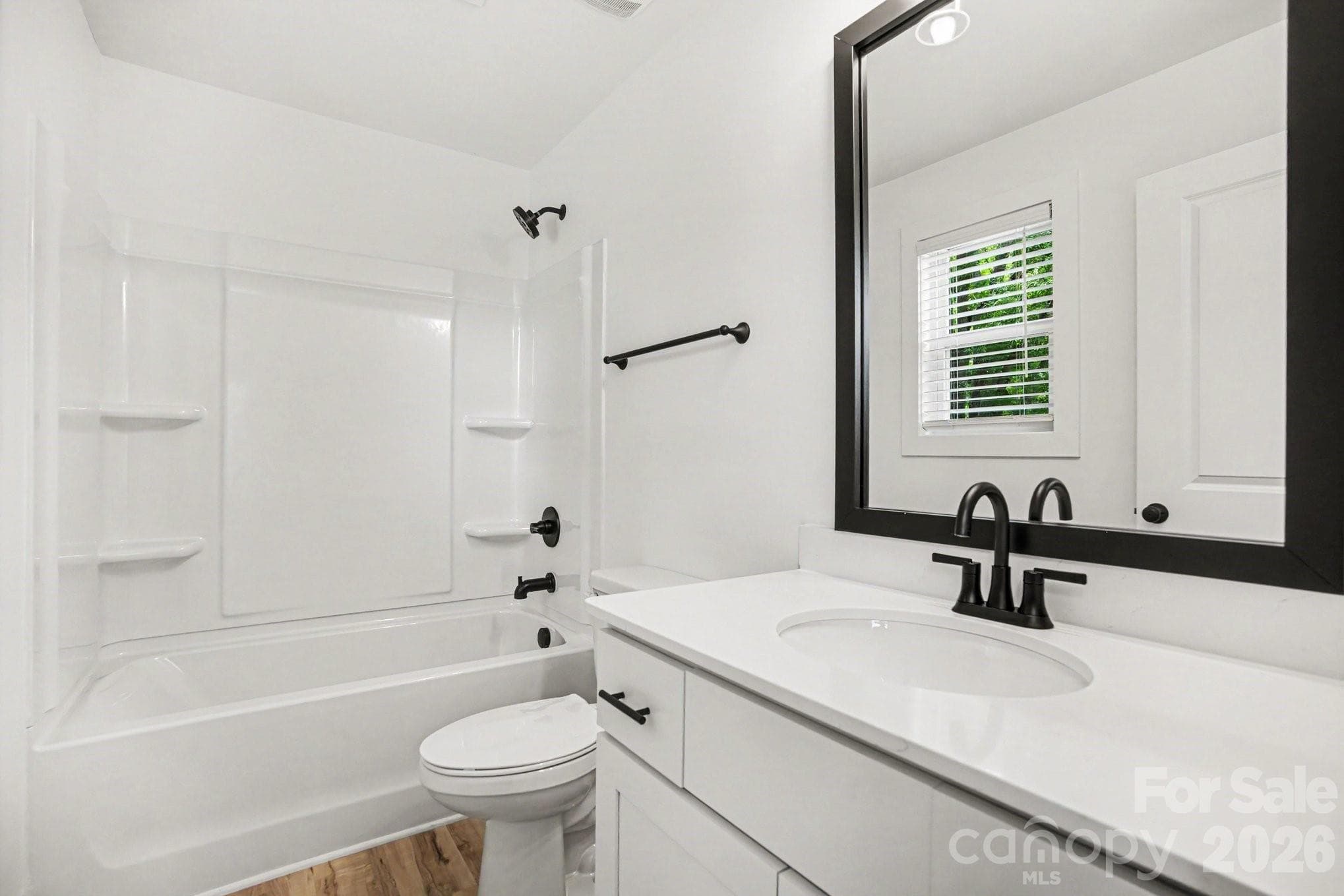 Single Family Residence at 811 Evening Shade Lane, Gastonia, photo 18 of 22