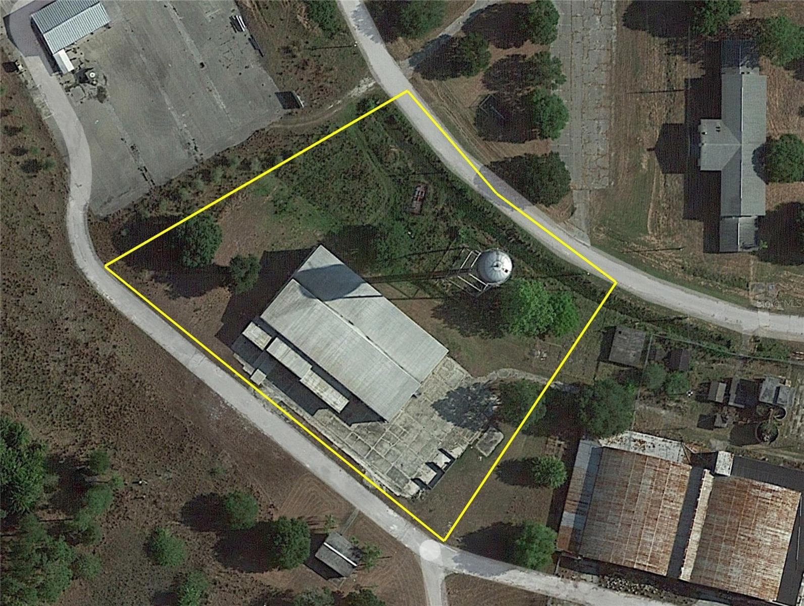 5000 SE HWY 31 #W