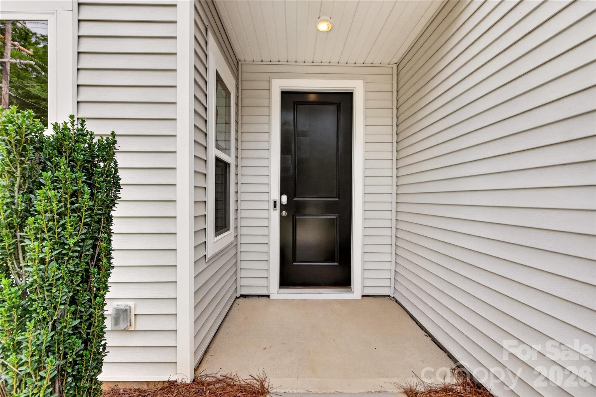 Covered front door - Charlotte