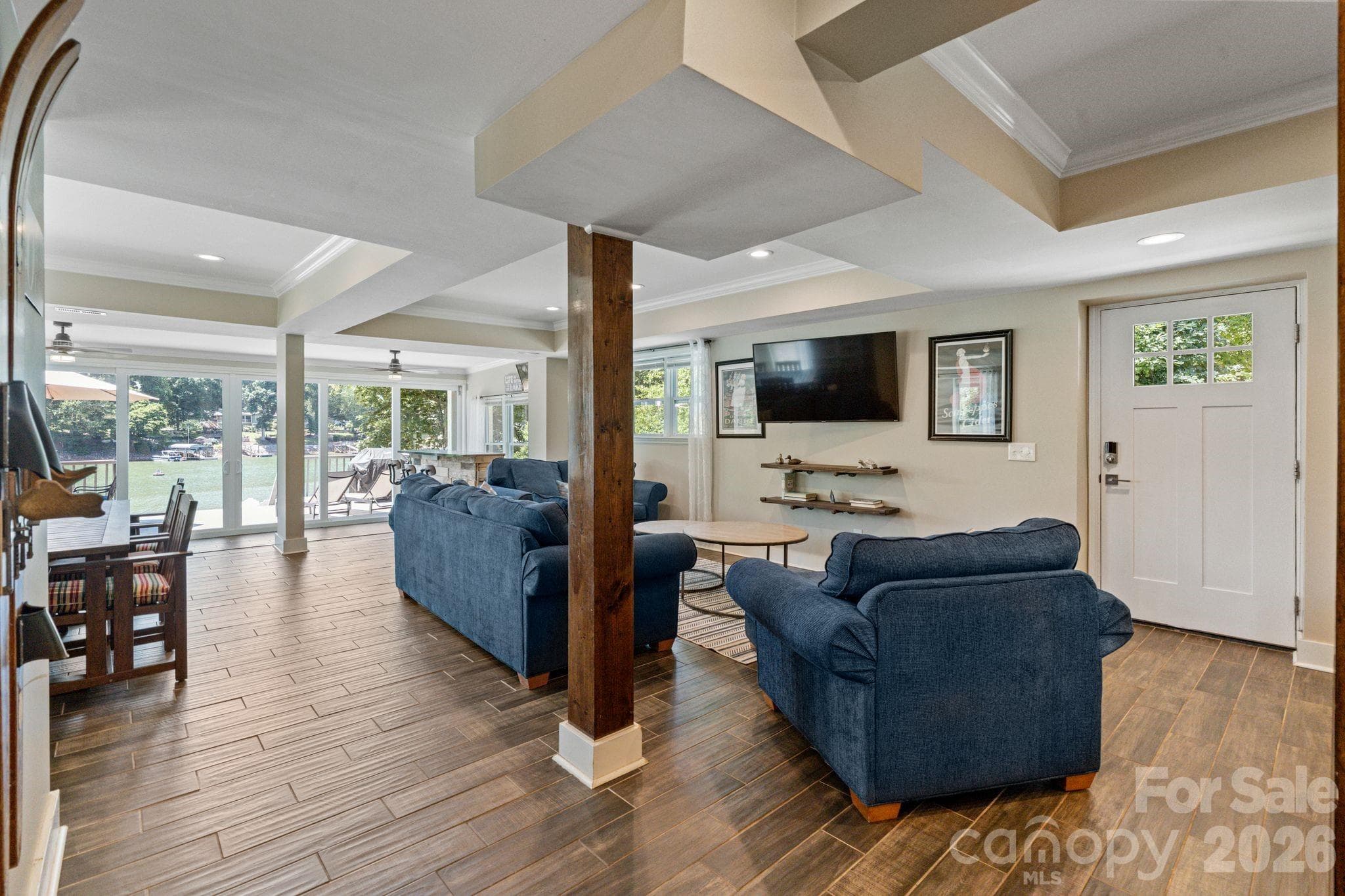 Easy flow between living spaces - Mooresville