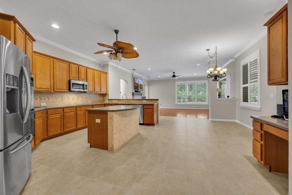 Single Family Residence at 6122 KESTRELPARK DR, LITHIA, photo 13 of 54