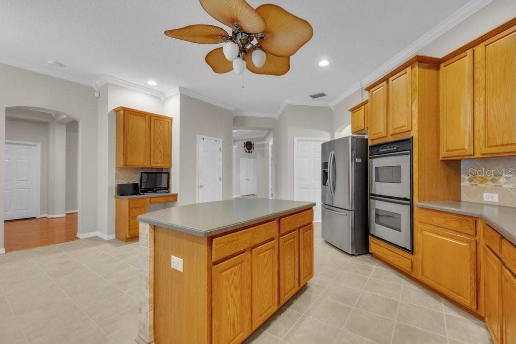 Single Family Residence at 6122 KESTRELPARK DR, LITHIA, photo 17 of 54
