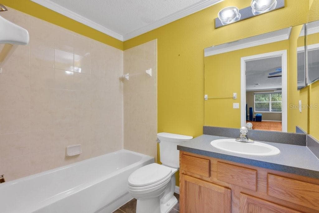 Single Family Residence at 6122 KESTRELPARK DR, LITHIA, photo 37 of 54