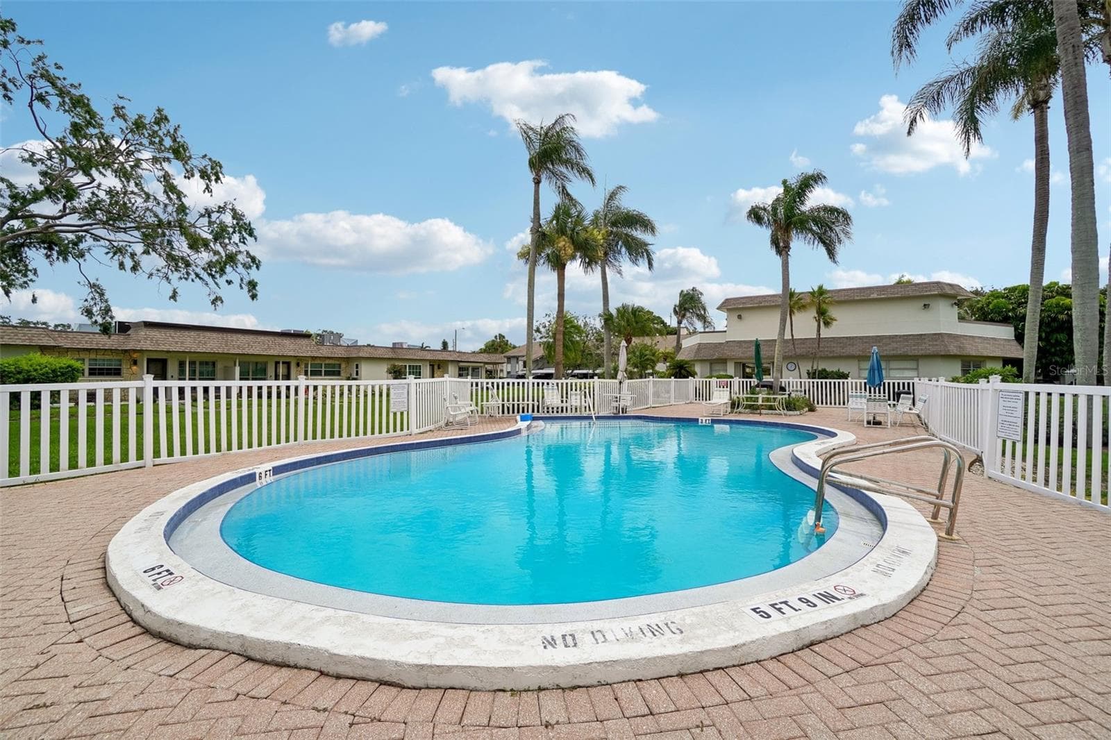 Condominium at 1601 43RD ST N #224, ST PETERSBURG, photo 43 of 44