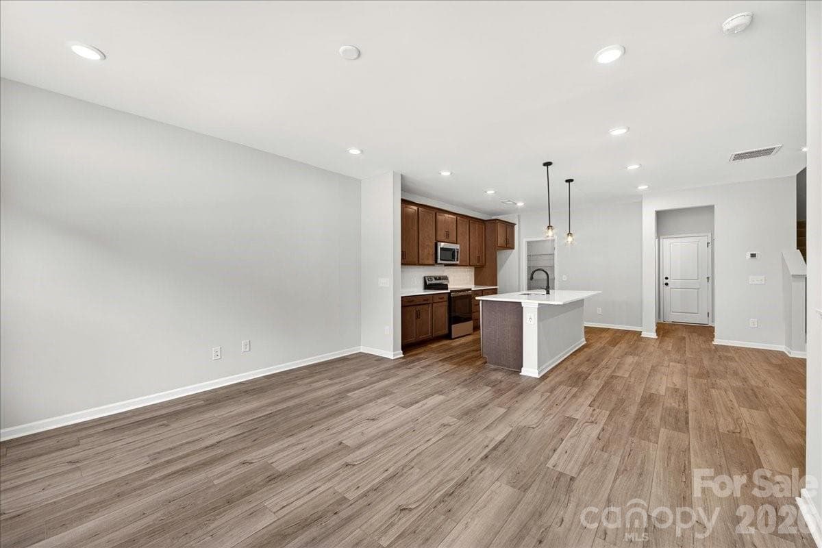 Open concept living - Charlotte