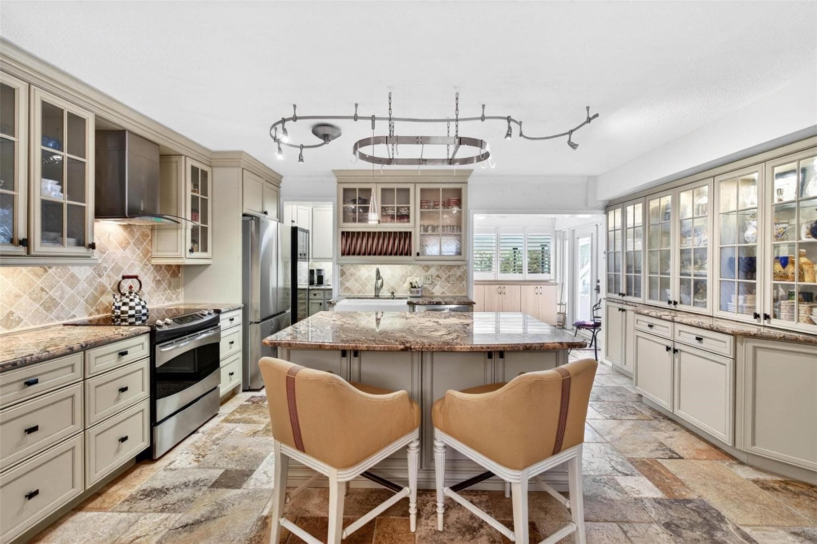 Condominium at 1065 EDEN ISLE BLVD NE #2, ST PETERSBURG, photo 4 of 31