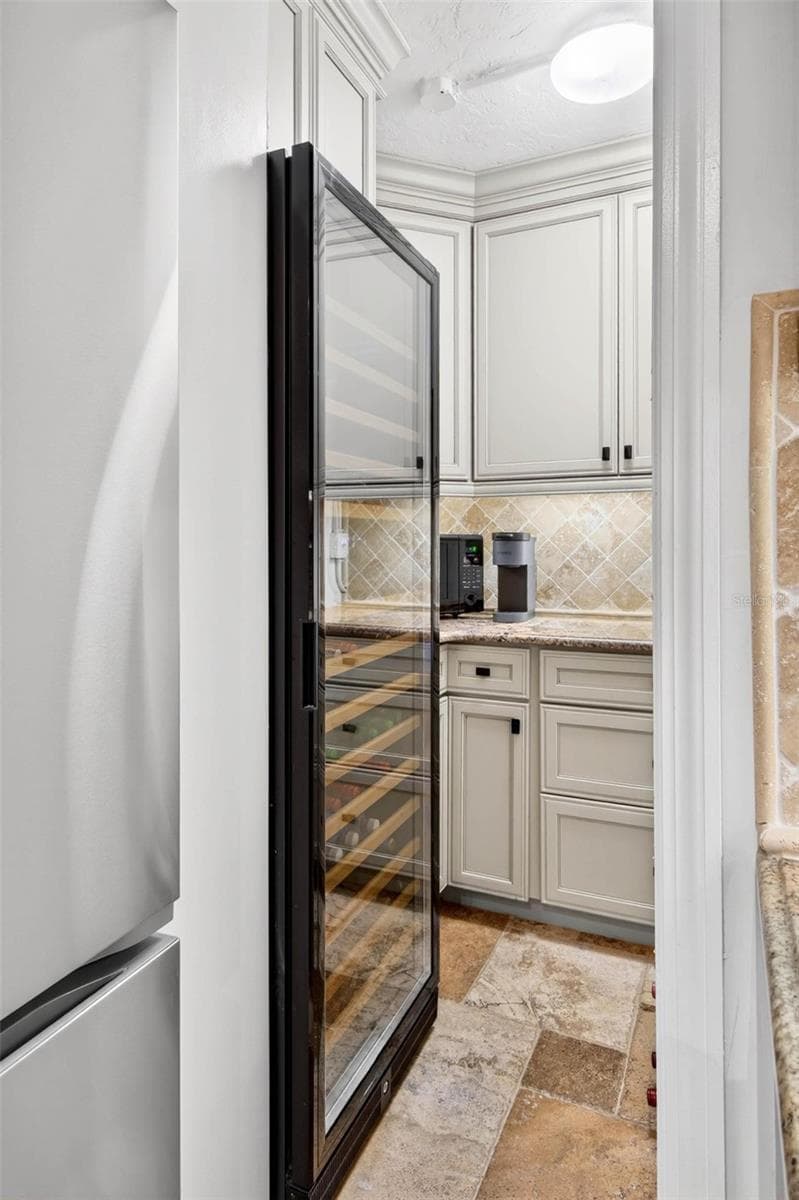Condominium at 1065 EDEN ISLE BLVD NE #2, ST PETERSBURG, photo 13 of 31