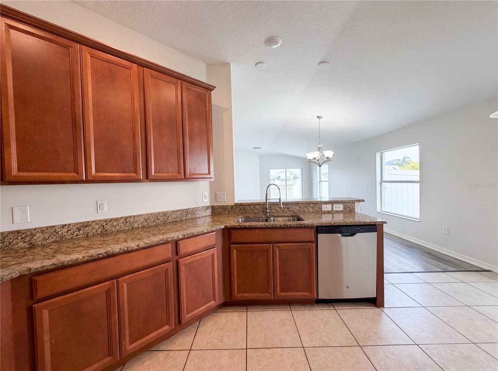 Single Family Residence at 1969 HAWKS VIEW DR, RUSKIN, photo 15 of 24