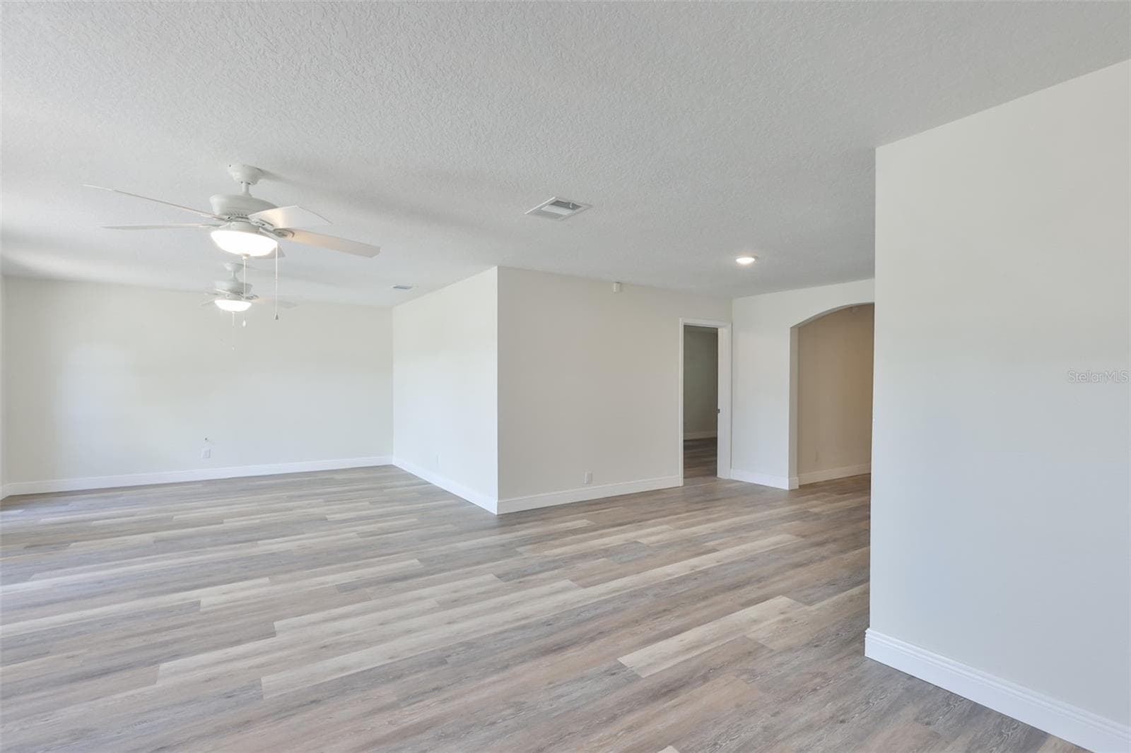 Single Family Residence at 8410 LAVA PL, TAMPA, photo 4 of 55