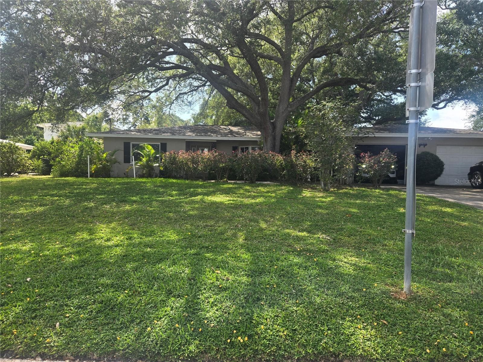 Single Family Residence at 1704 CYPRESS AVE, BELLEAIR, photo 3 of 67