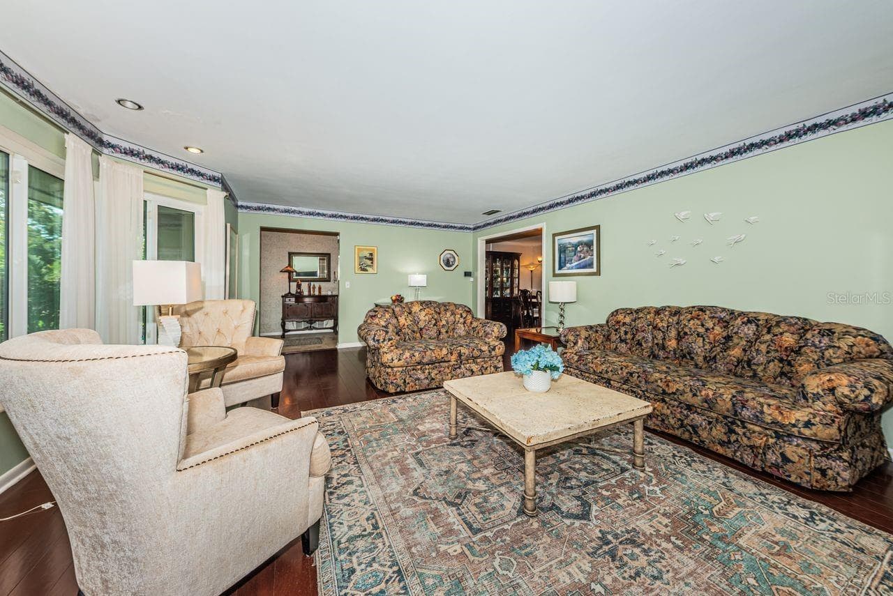 Living area - 1704 CYPRESS AVE, BELLEAIR