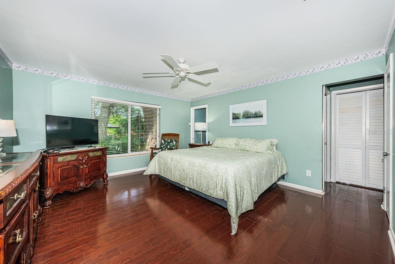 Master Bedroom with Bonus room behind it - 1704 CYPRESS AVE, BELLEAIR