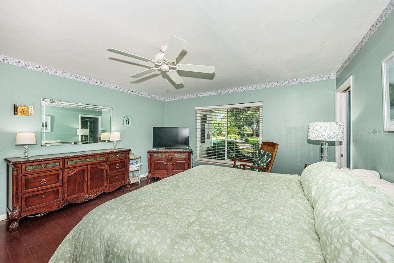 Primary Master Bedroom - 1704 CYPRESS AVE, BELLEAIR
