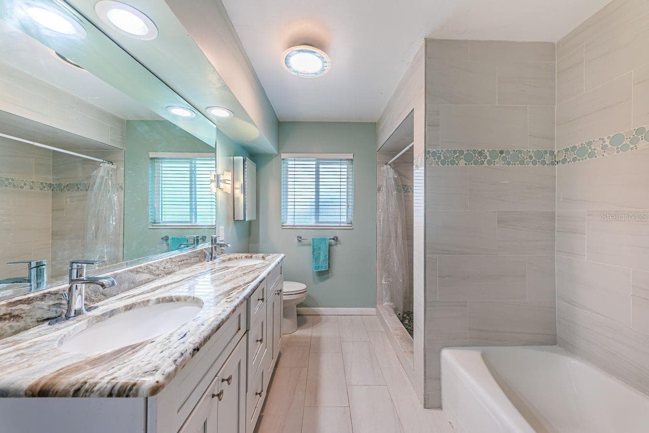 Master Bathroom - 1704 CYPRESS AVE, BELLEAIR