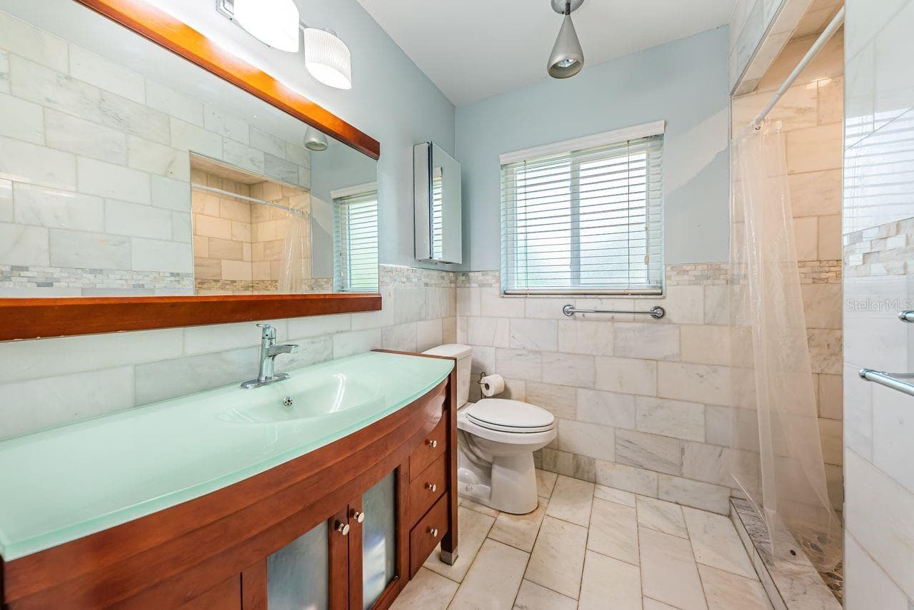 Updated 2nd Bathroom - 1704 CYPRESS AVE, BELLEAIR