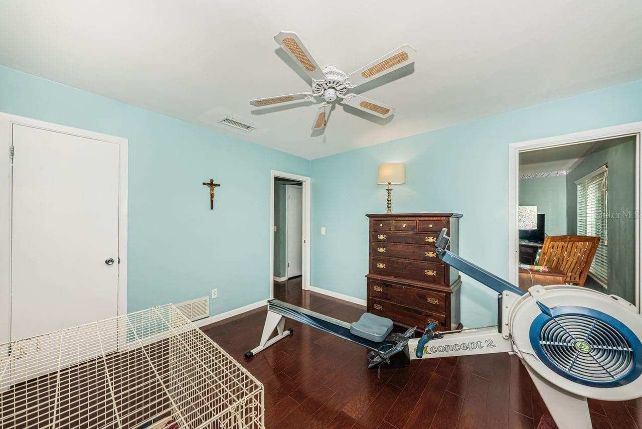 Bonus room with Closet behind Master Bedroom - 1704 CYPRESS AVE, BELLEAIR