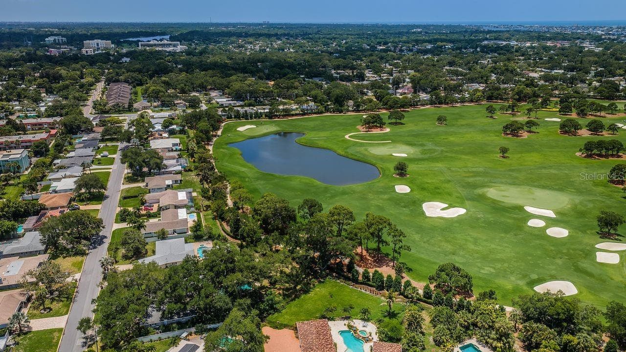 Golf Course living - 1704 CYPRESS AVE, BELLEAIR