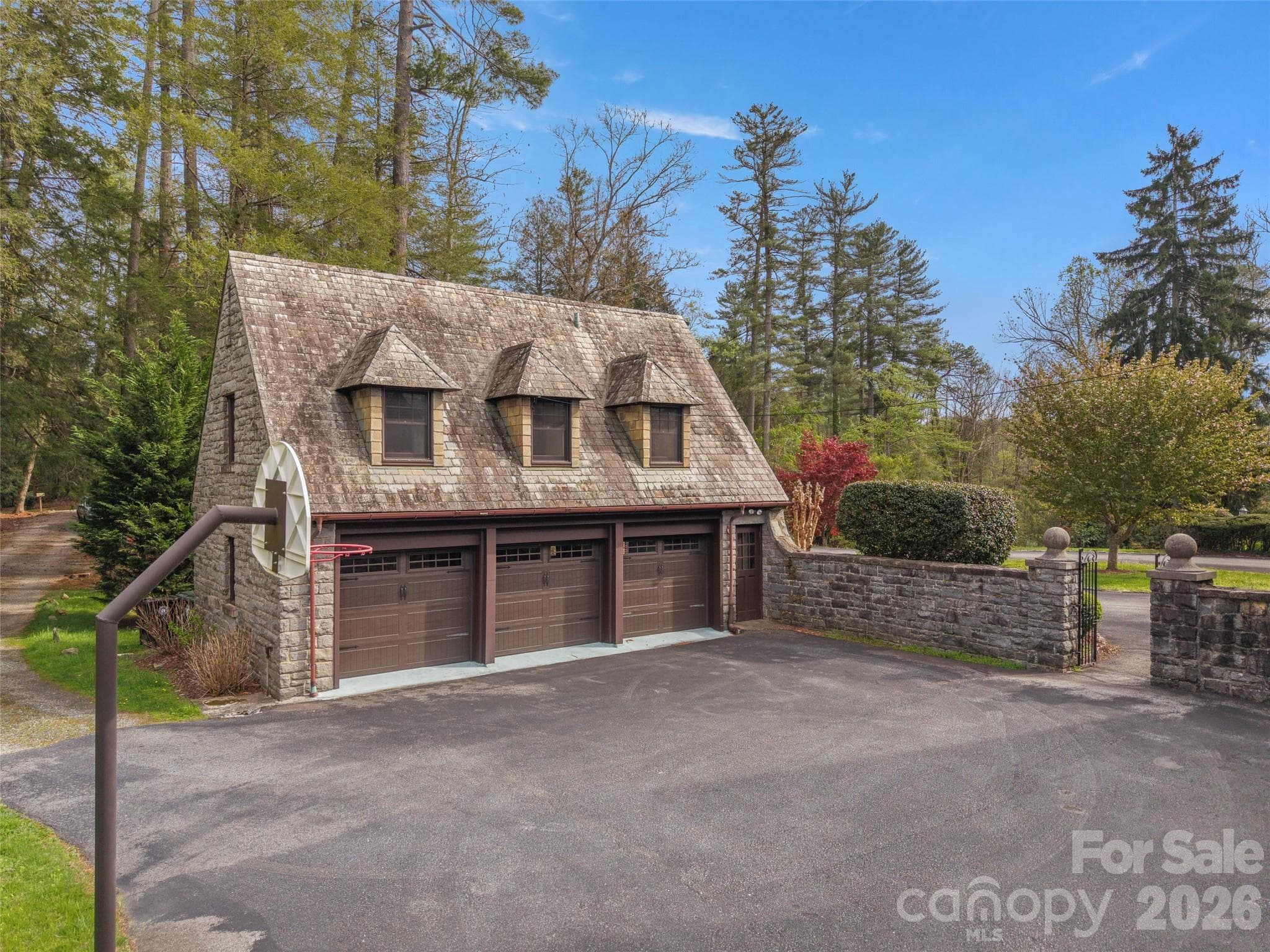 Single Family Residence at 436 Vanderbilt Road, Biltmore Forest, photo 32 of 48
