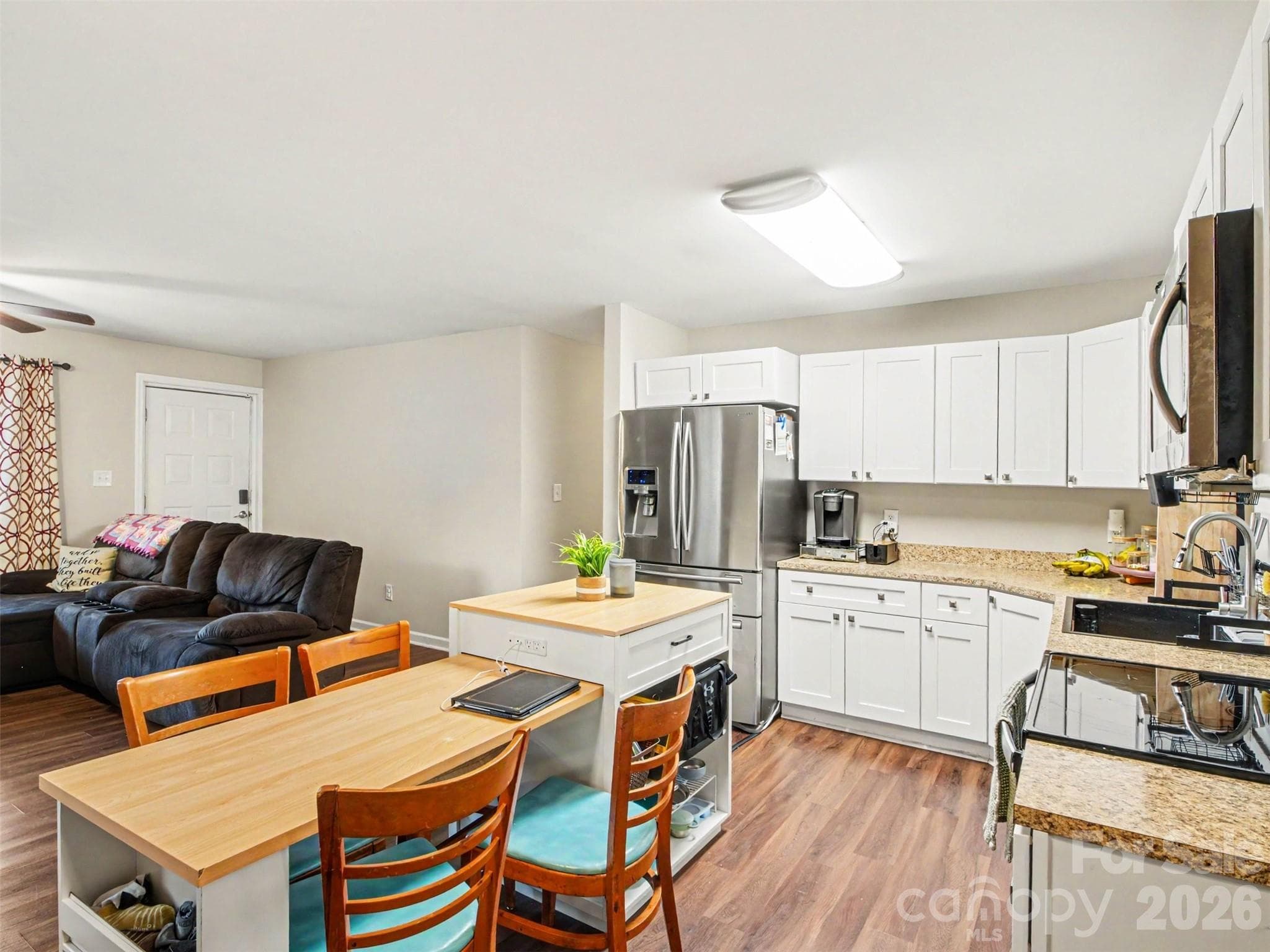 Single Family Residence at 325 Amber Court SW, Concord, photo 11 of 29