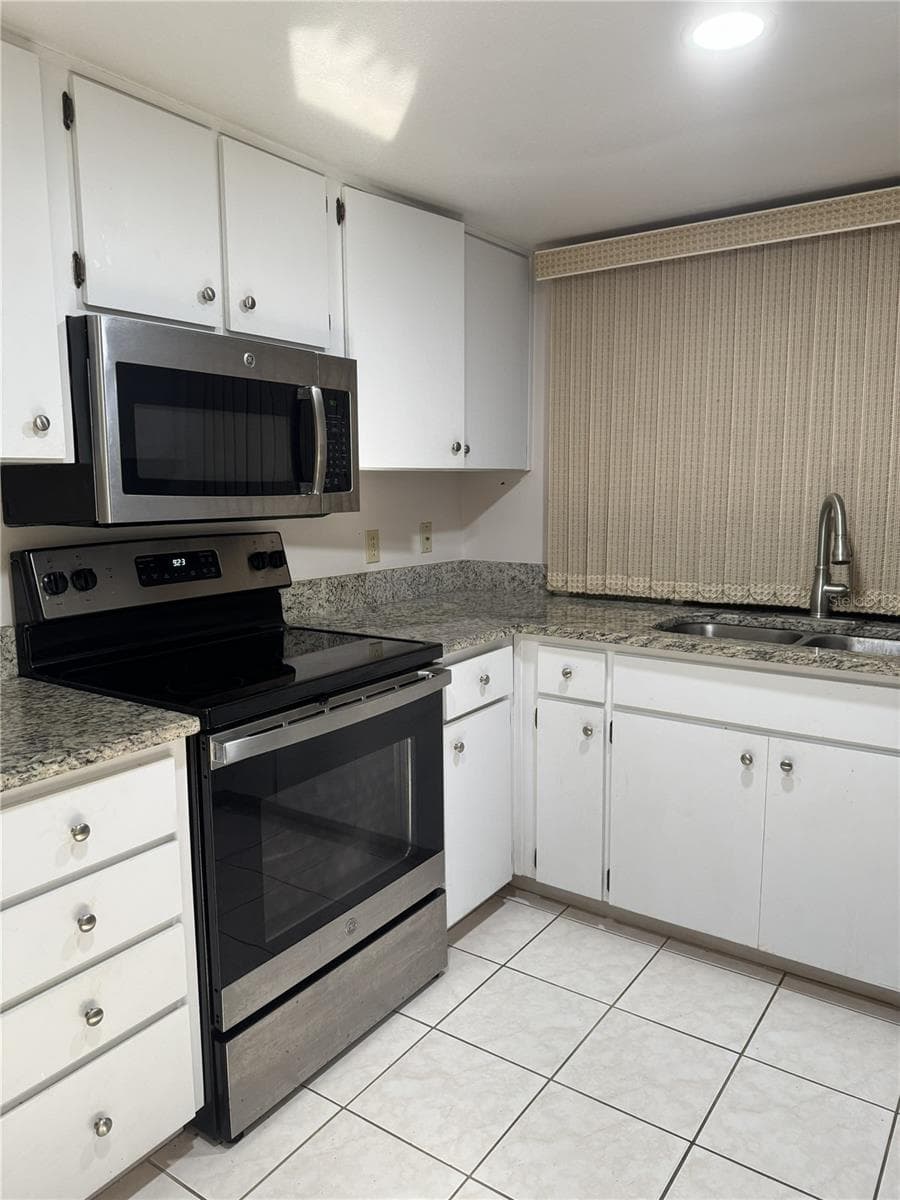 Kitchen - 11220 ELDERBERRY DR, PORT RICHEY