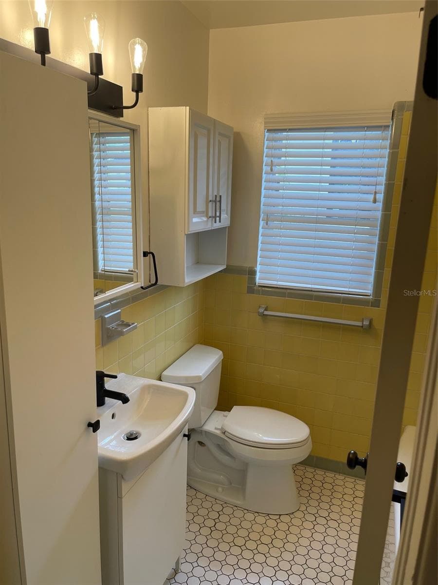 Single Family Residence at 2165 SUNNYSIDE LN, SARASOTA, photo 22 of 30