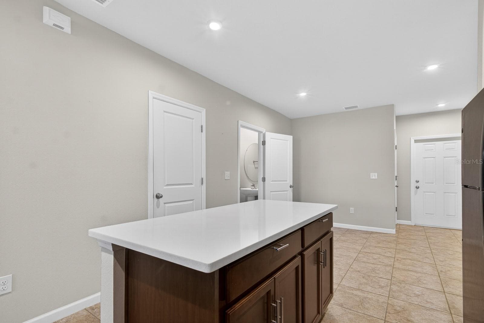 Townhouse at 3048 VICTORIA INLET DR, HOLIDAY, photo 9 of 37