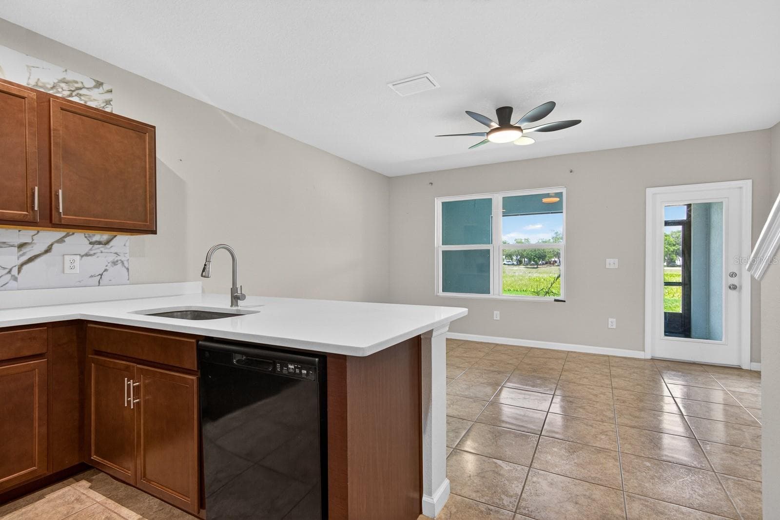 Townhouse at 3048 VICTORIA INLET DR, HOLIDAY, photo 16 of 37