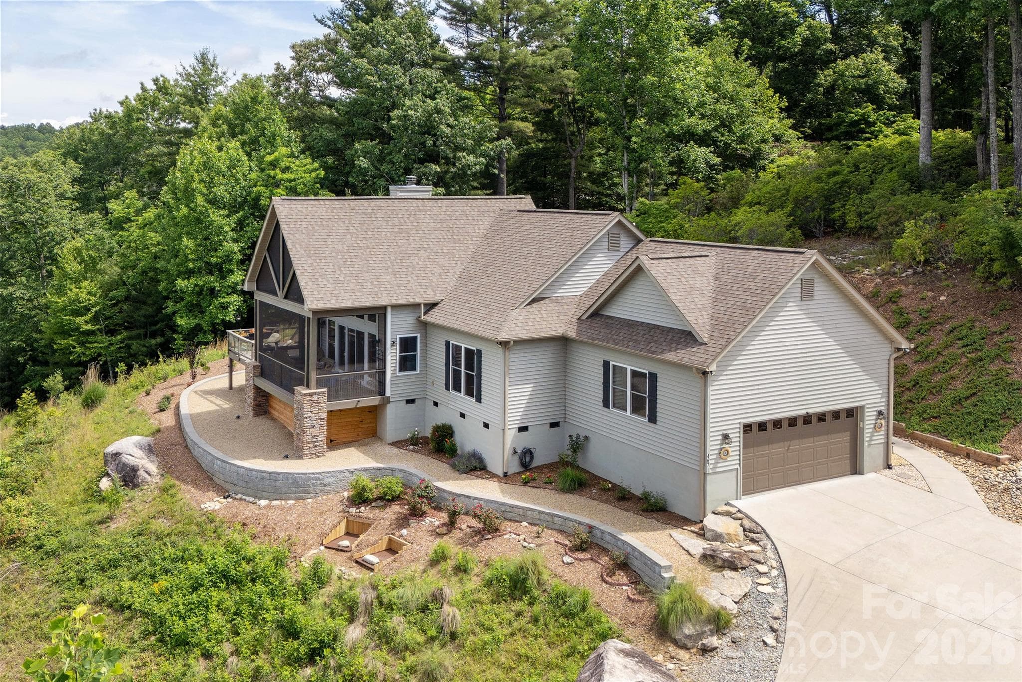 Single Family Residence at Hendersonville, photo 2 of 47