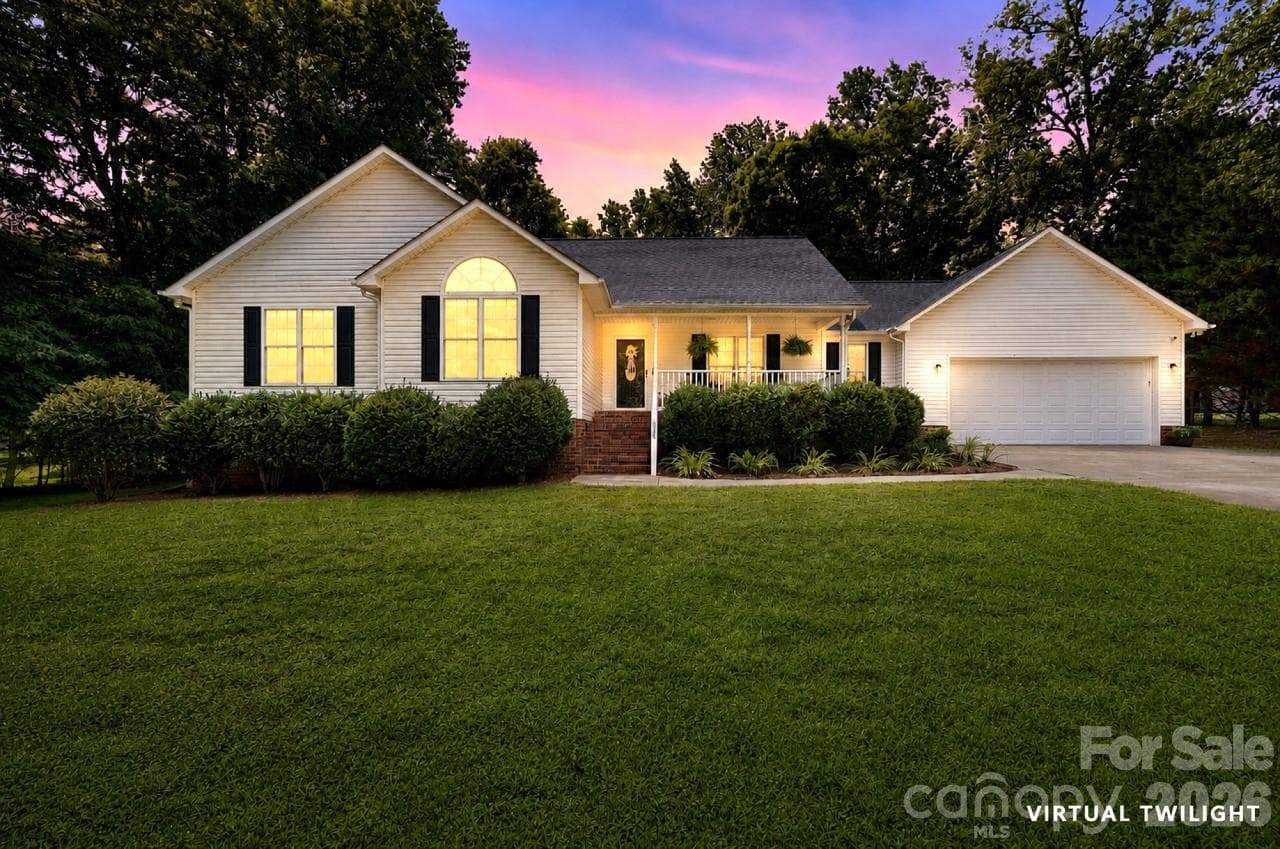 Single Family Residence at York, photo 3 of 44