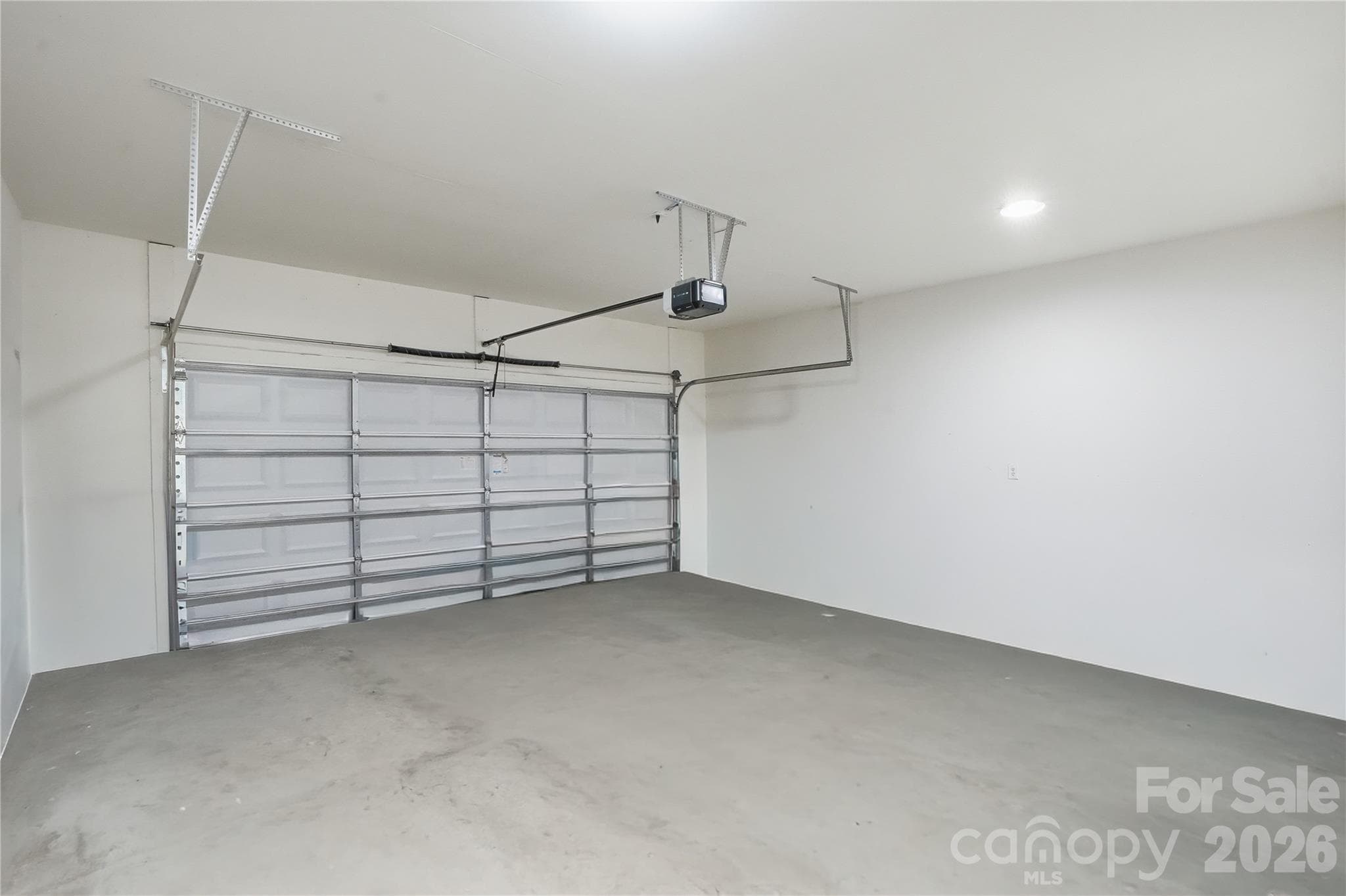 Main Level Garage - 9417 Kings Parade Boulevard, Charlotte