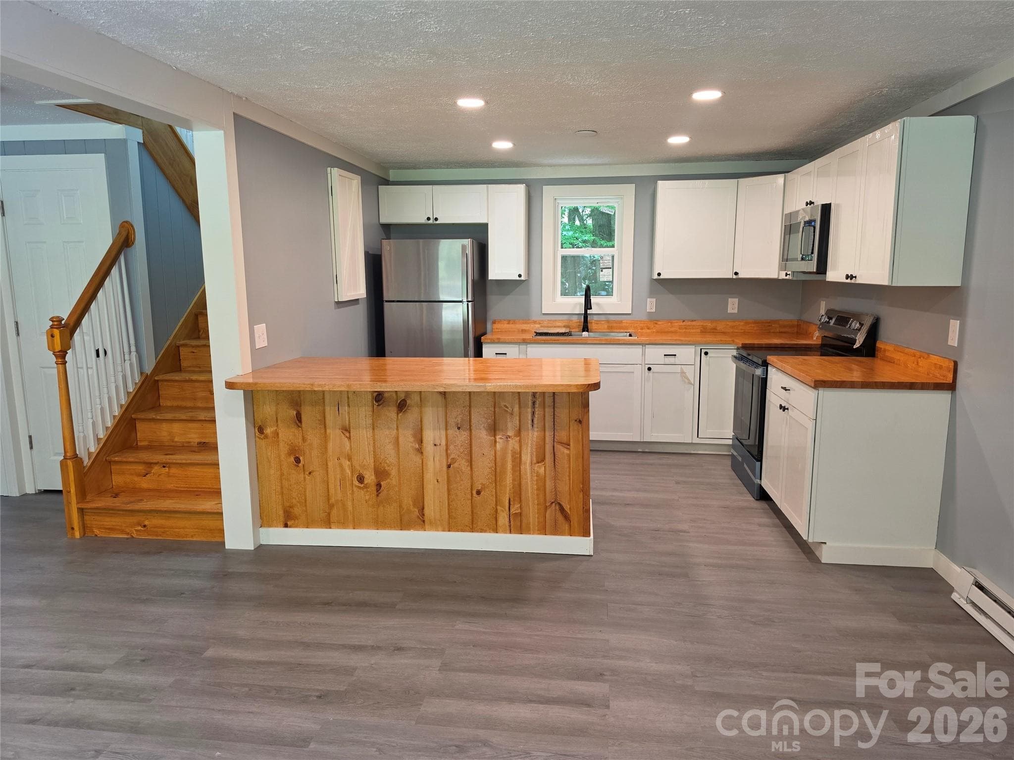 Duplex at 140 Nestle Road, Boone, photo 12 of 37