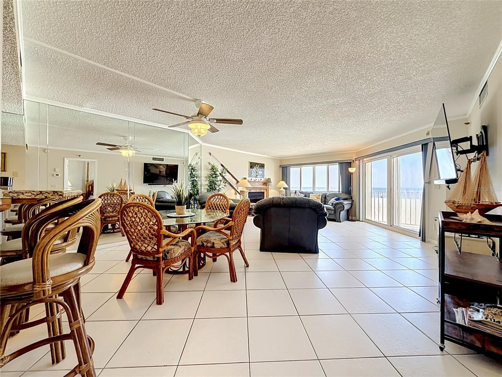 Living Room - 18400 GULF BLVD #1108, INDIAN SHORES