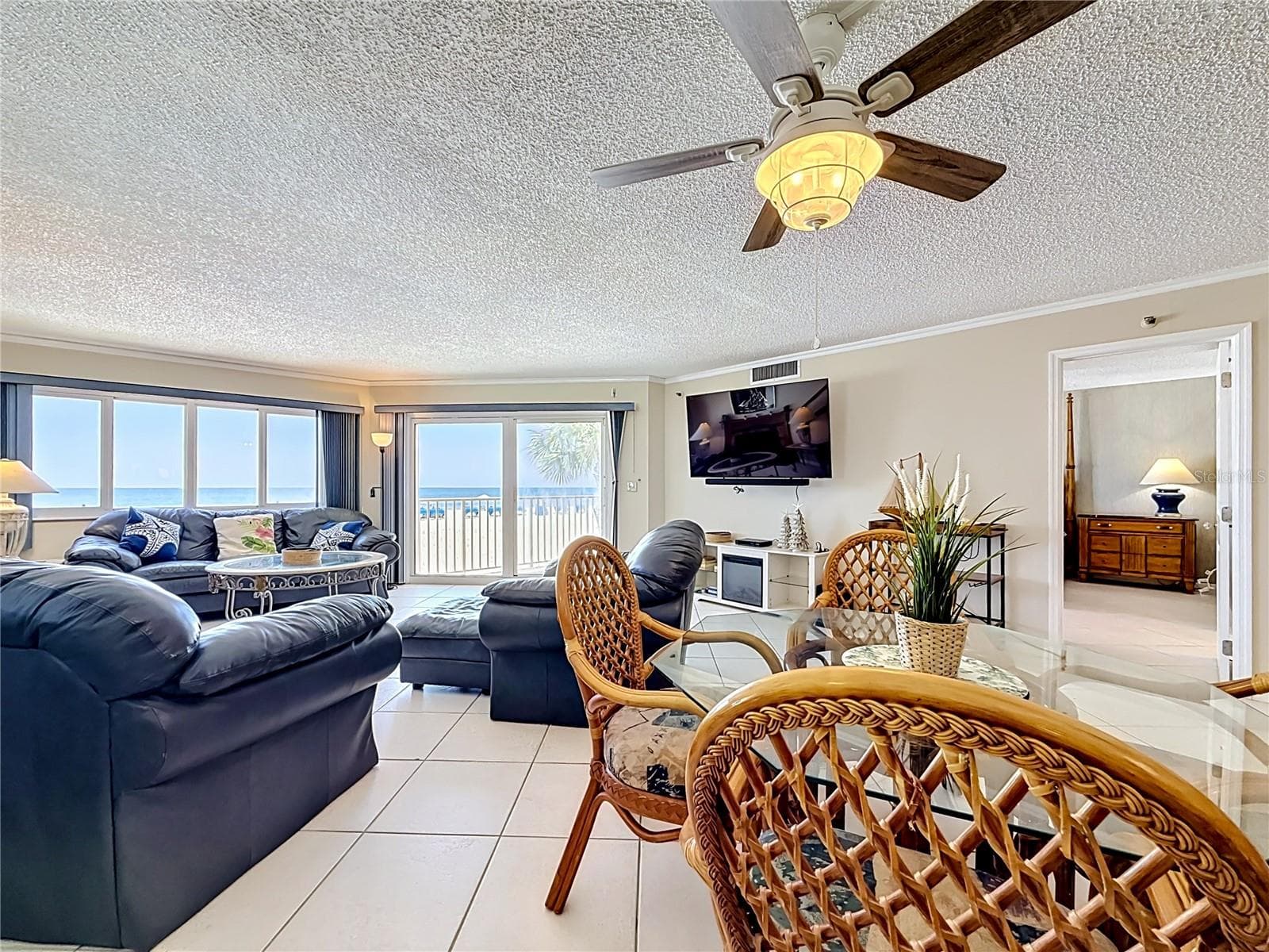 Living Room - 18400 GULF BLVD #1108, INDIAN SHORES
