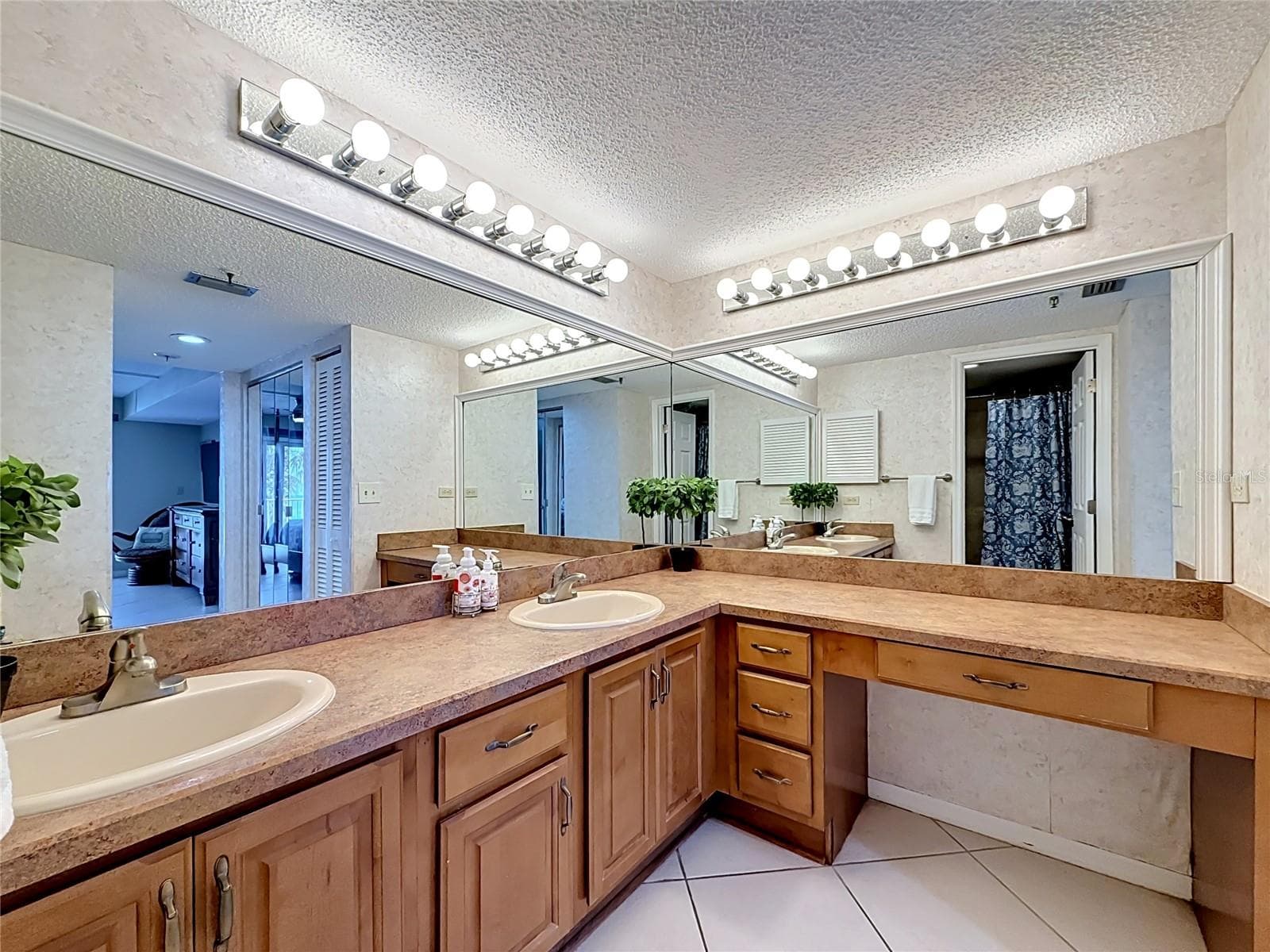 Primary Bathroom/Vanity - 18400 GULF BLVD #1108, INDIAN SHORES