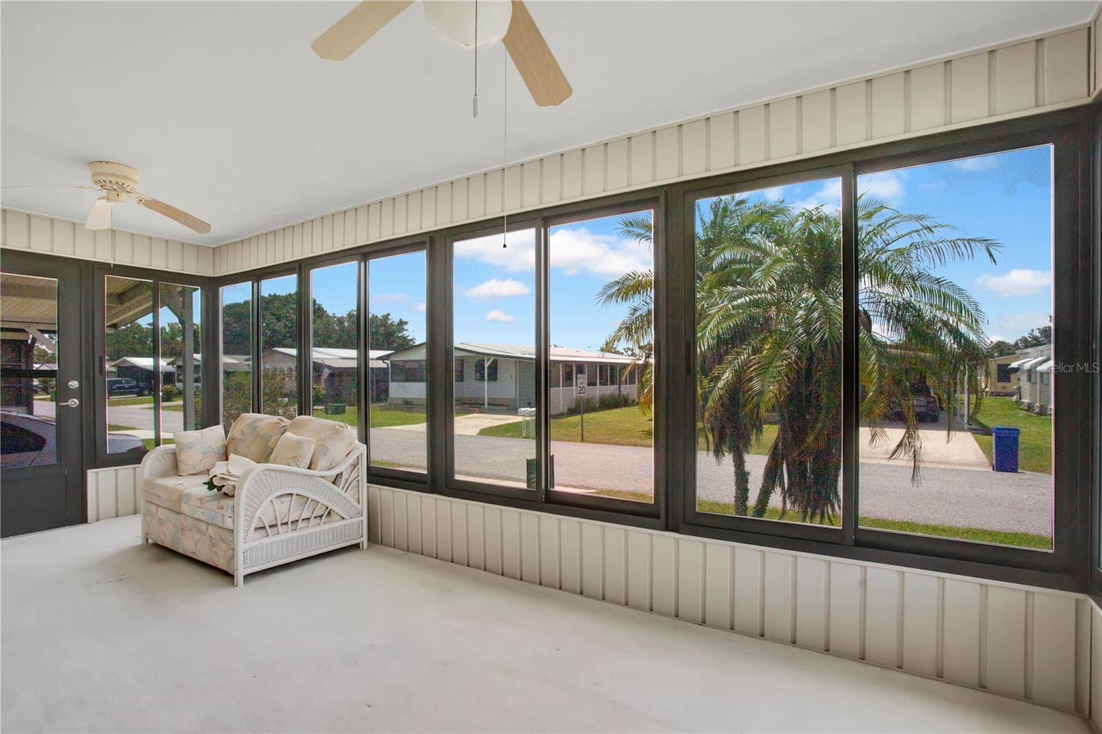 Manufactured Home at 6443 HOLLYBERRY LN NE, WINTER HAVEN, photo 14 of 38