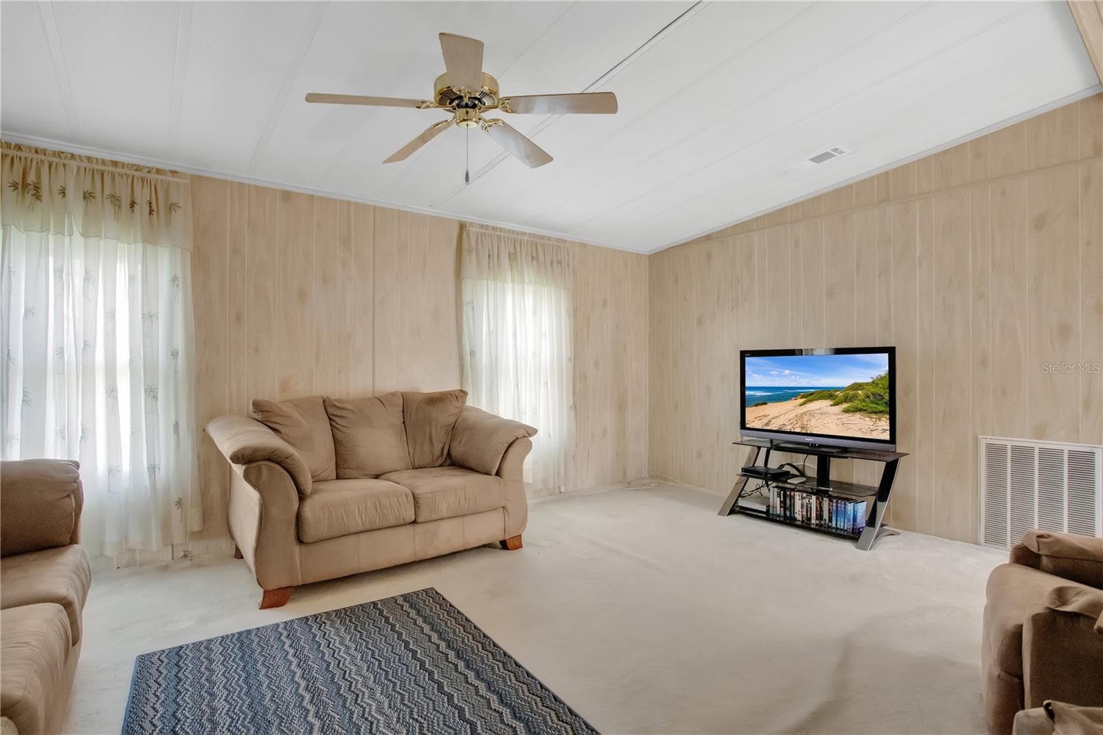 Manufactured Home at 6443 HOLLYBERRY LN NE, WINTER HAVEN, photo 18 of 38