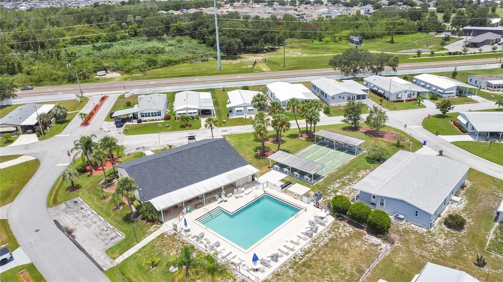 Manufactured Home at 6443 HOLLYBERRY LN NE, WINTER HAVEN, photo 33 of 38